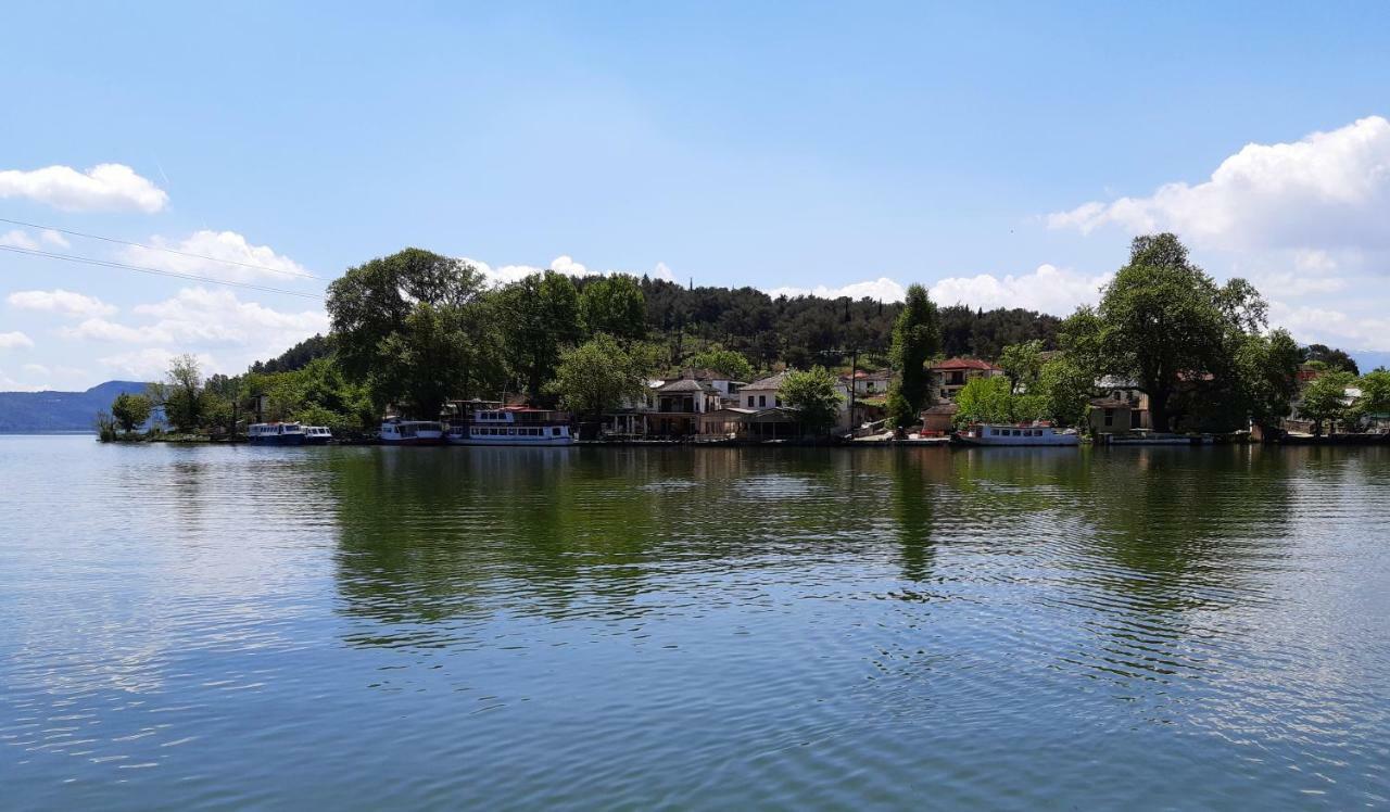 Little Island Resort Nisos Ioanninon Екстериор снимка