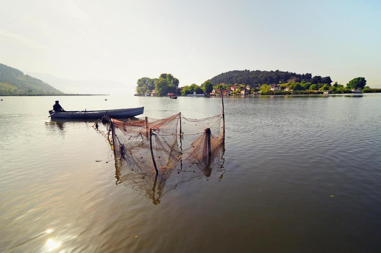 Little Island Resort Nisos Ioanninon Екстериор снимка